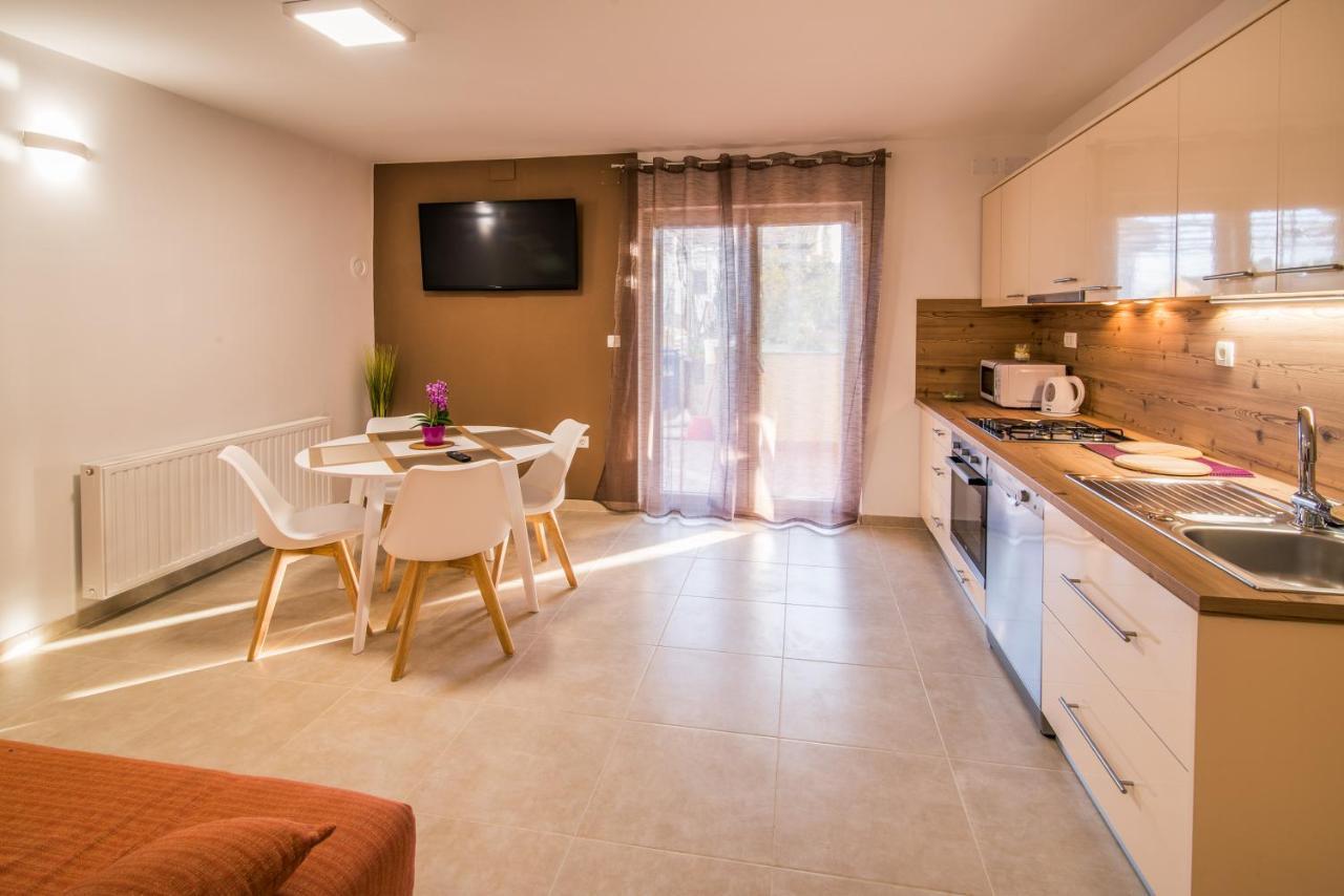 Apartments Bogdanic Krk I Krk Town Exterior photo
