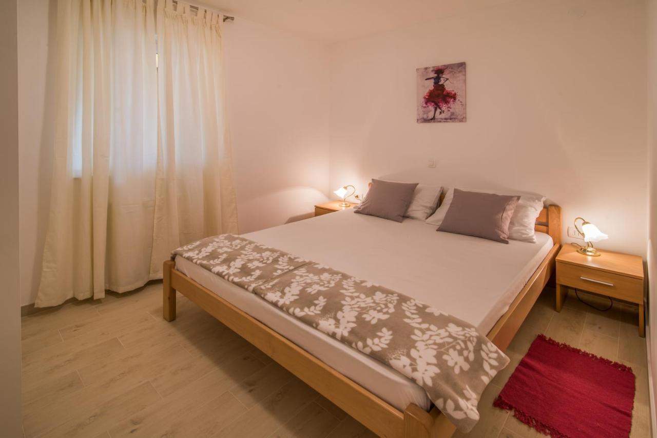 Apartments Bogdanic Krk I Krk Town Exterior photo