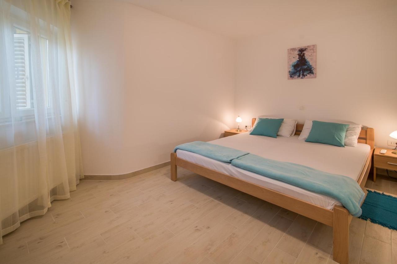 Apartments Bogdanic Krk I Krk Town Exterior photo